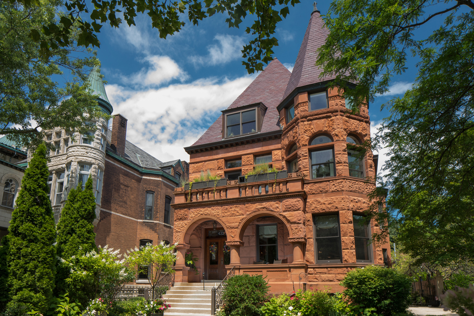 632 West Deming Place Chicago, IL 60614 - Photo 2 of 49 an aerial view of a house