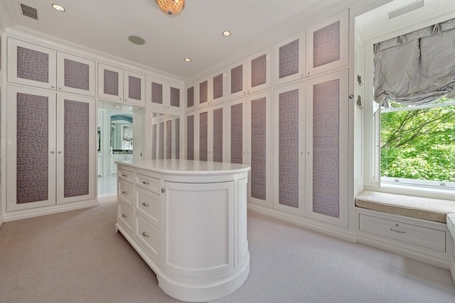 632 West Deming Place Chicago, IL 60614 - Photo 23 of 49 a view of an entryway with staircase