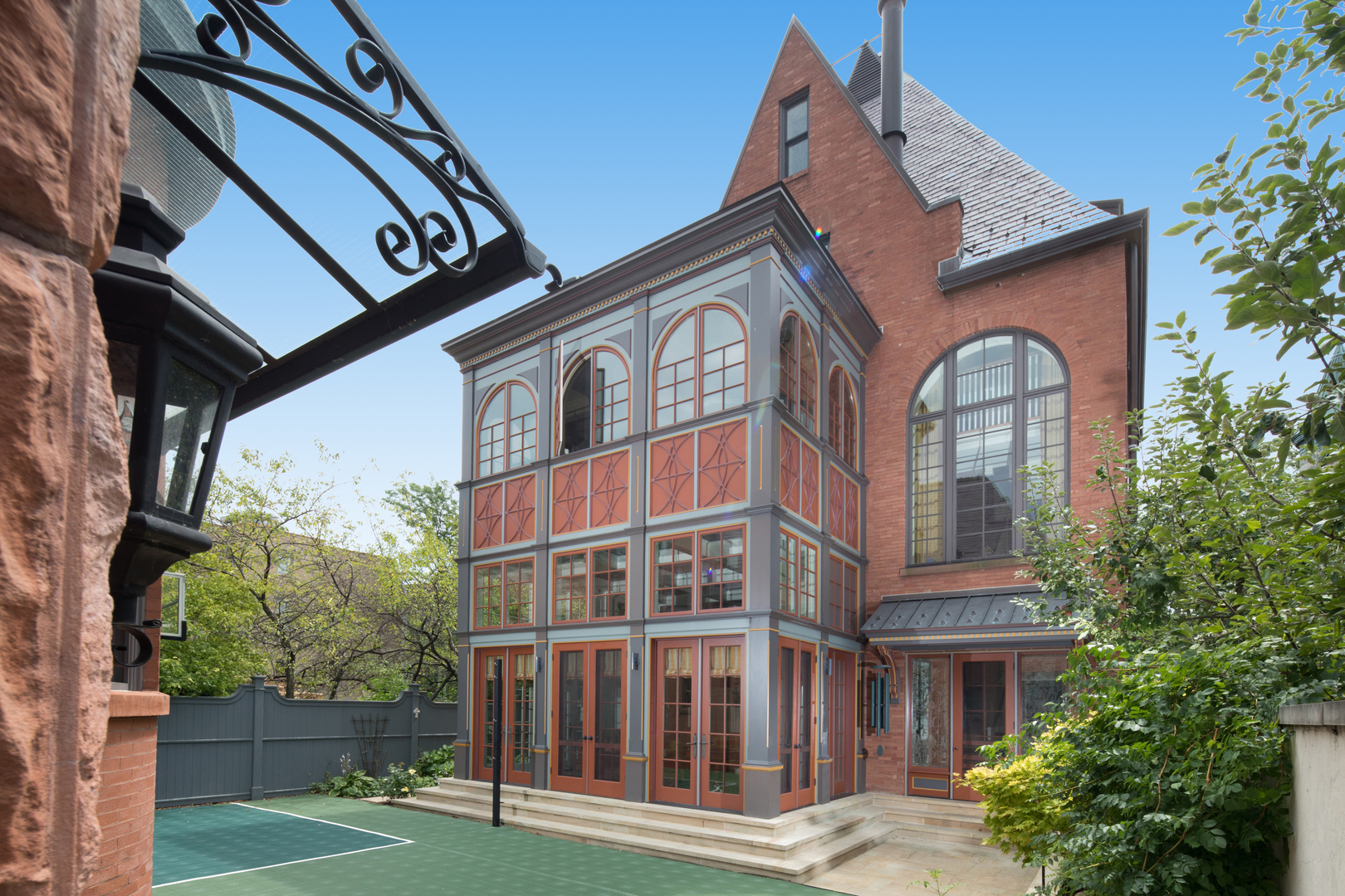 632 West Deming Place Chicago, IL 60614 - Photo 42 of 49 a front view of a residential apartment building with a yard