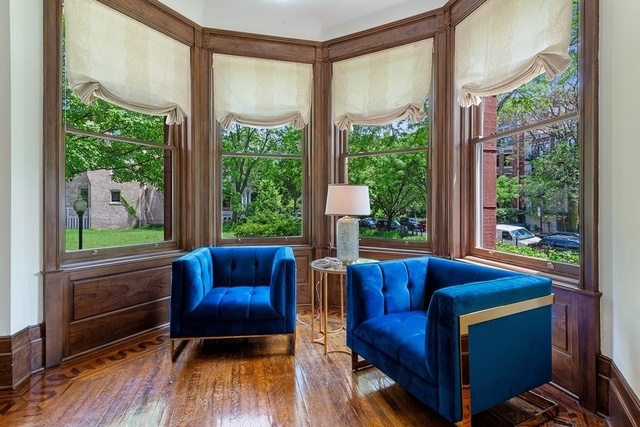 632 West Deming Place Chicago, IL 60614 - Photo 6 of 49 a living room with couch and a window