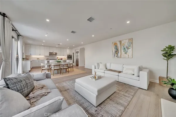 $1,888,000 | 113 Bouquet, Irvine, CA 92618