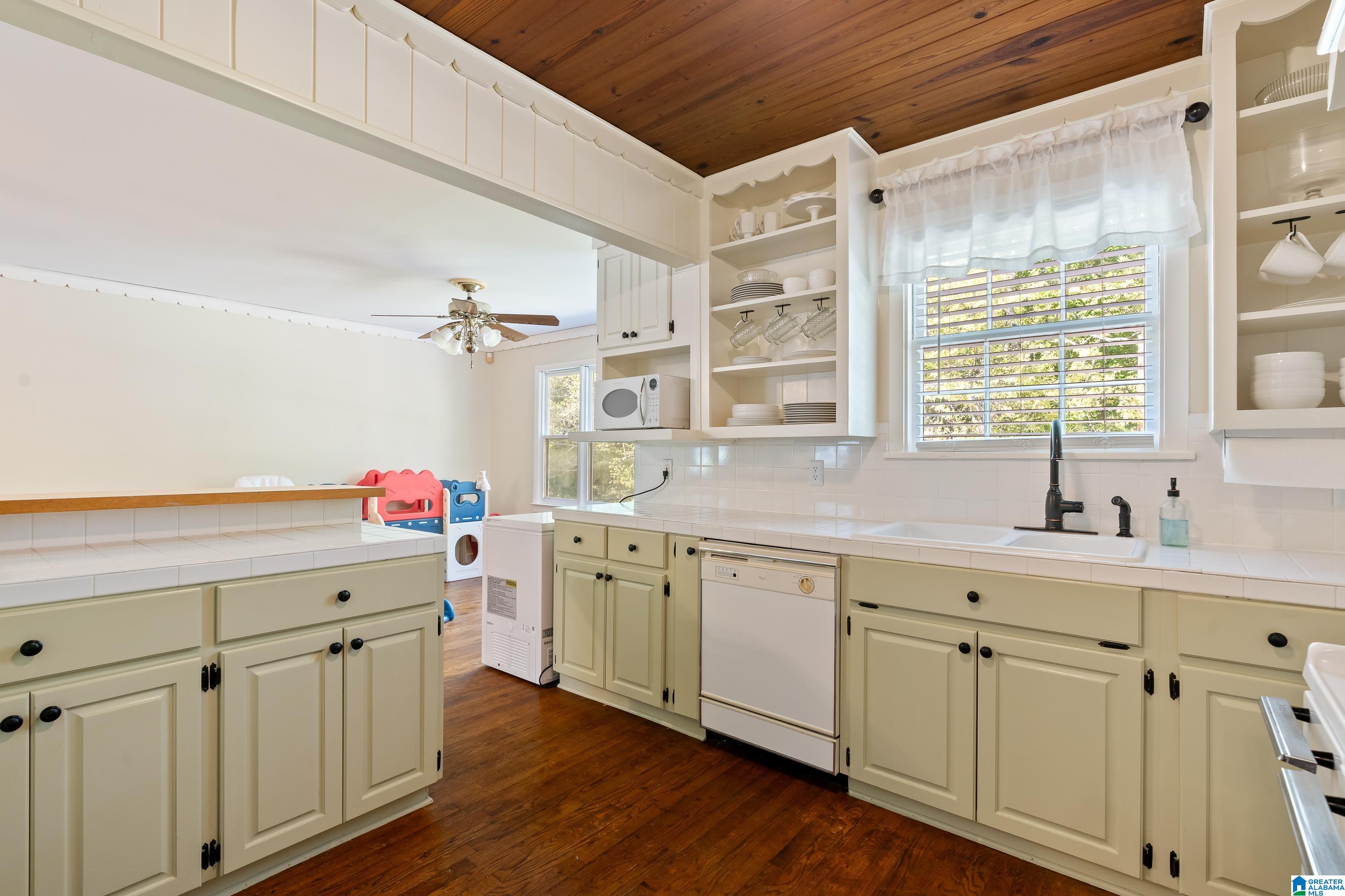529 Ridge Road Birmingham, AL 35206 - Photo 6 of 37