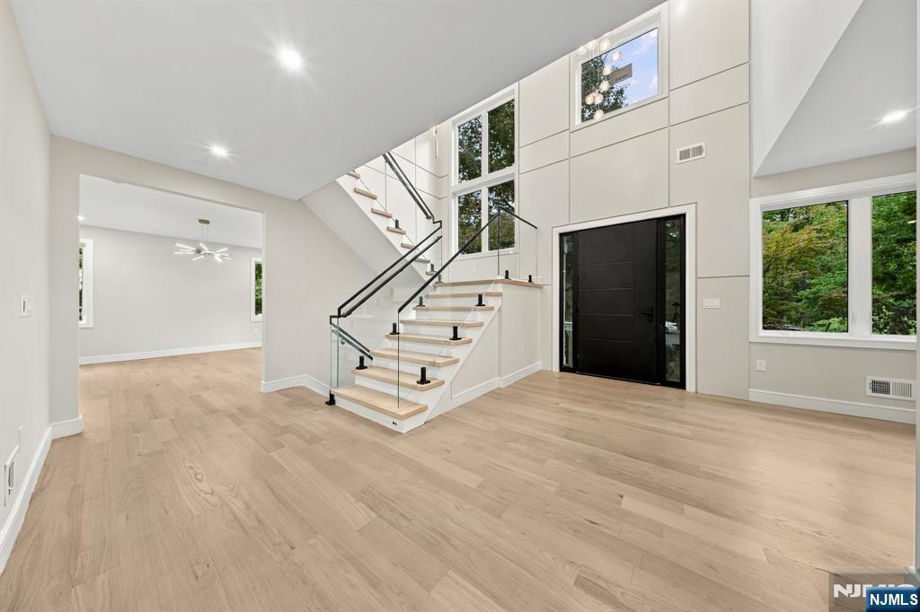 914 Hammond Road Ridgewood, NJ 07450 - Photo 8 of 50 Gallery Image 8