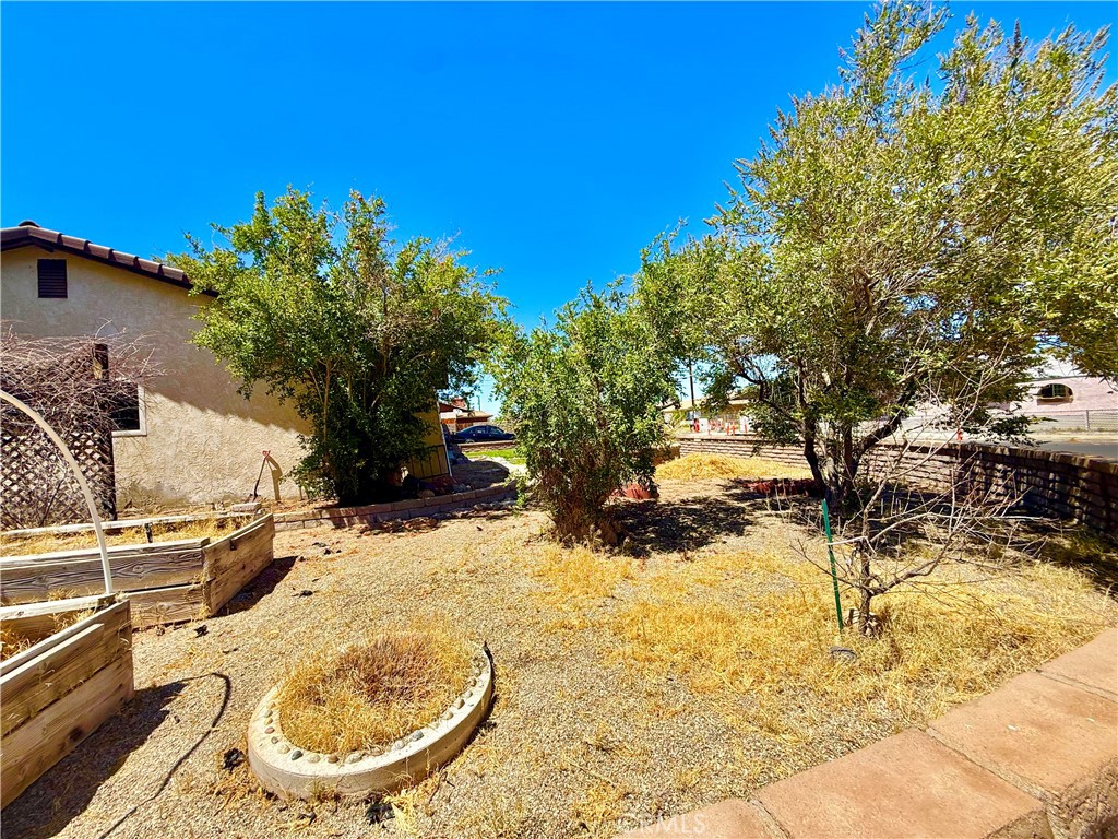 135 South Broadway Street Ridgecrest, CA 93555 - Photo 41 of 46