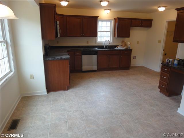27 Hatcher Road Powhatan, VA 23139 - Photo 3 of 21 Kitchen