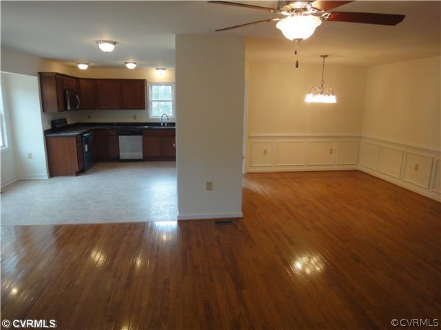 27 Hatcher Road Powhatan, VA 23139 - Photo 5 of 21 Den/Family/Great Room