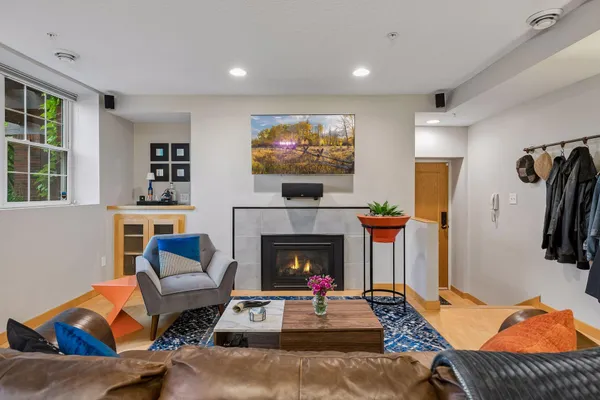 $250,000 | 1926 Pleasant Avenue, Unit 101, Minneapolis, MN 55403