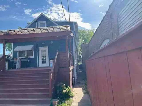$500,000 | 2948 North Narragansett Avenue, Chicago, IL 60634