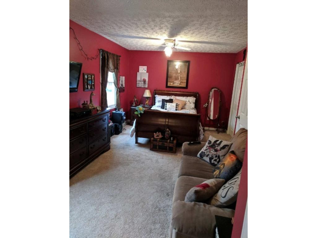 760 Bell Ridge Road Kingsport, TN 37660 - Photo 11 of 34 Huge Second Bedroom