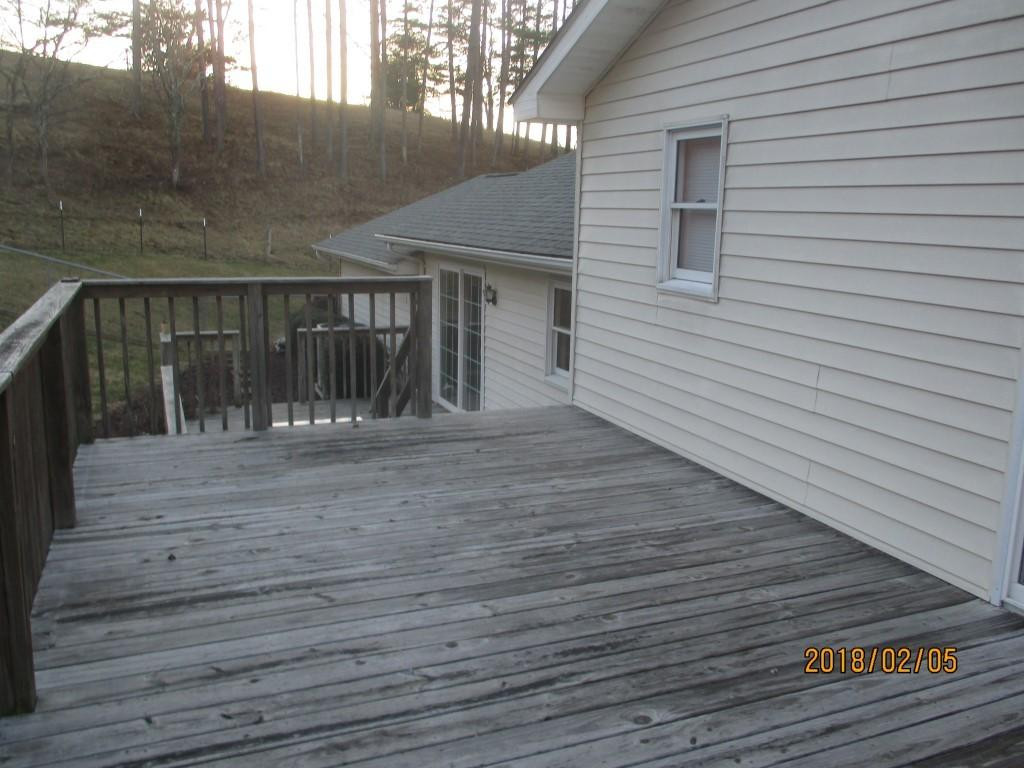 760 Bell Ridge Road Kingsport, TN 37660 - Photo 17 of 34 Massive Deck Off Master
