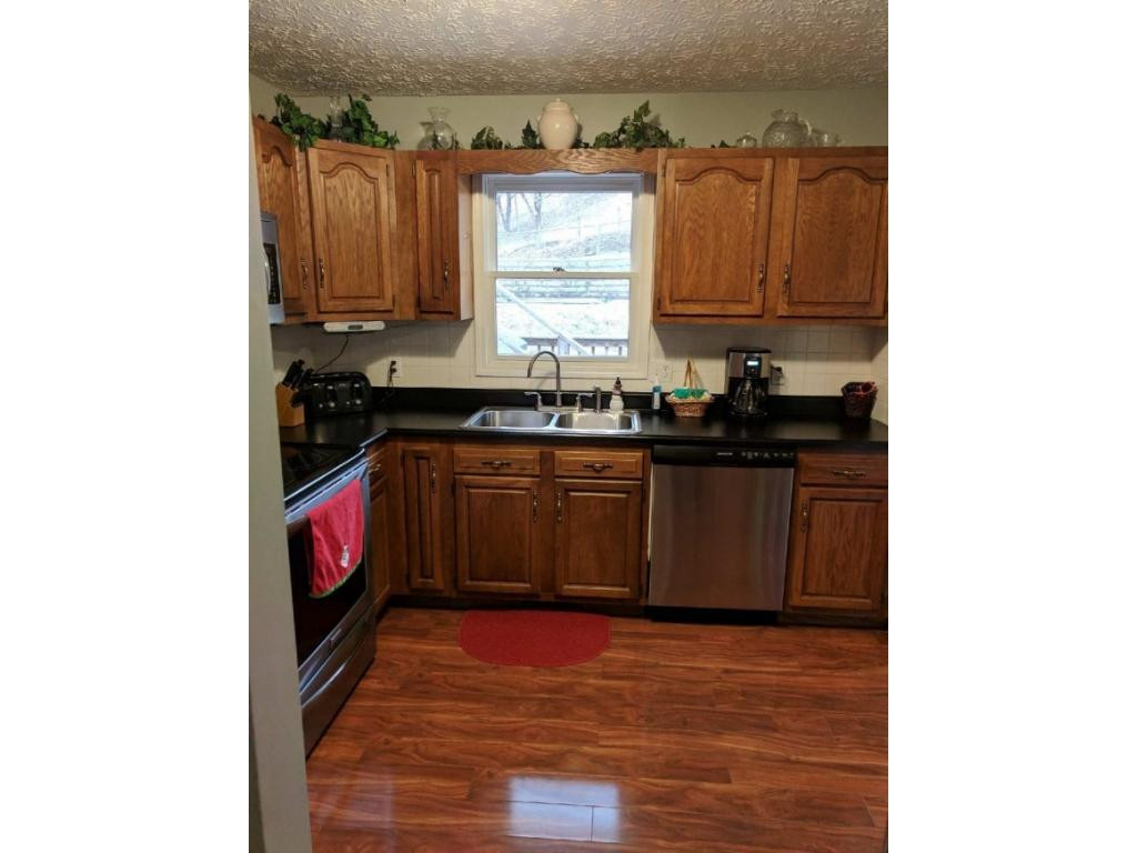 760 Bell Ridge Road Kingsport, TN 37660 - Photo 7 of 34 Beautiful Kitchen