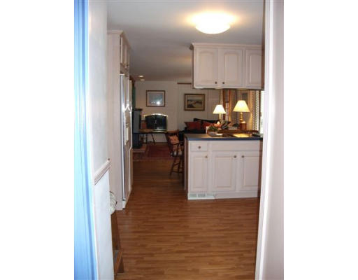 101 Montvale Road Weston, MA 02493 - Photo 8 of 16