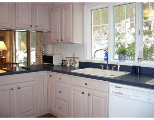 101 Montvale Road Weston, MA 02493 - Photo 9 of 16