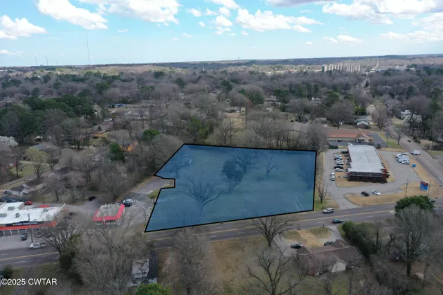 $500,000 | 1405 Hollywood Drive, Jackson, TN 38301
