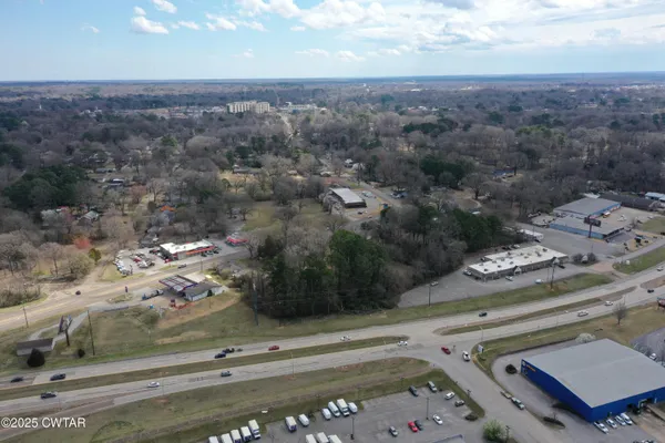 $349,900 | 1405 Hollywood Drive, Jackson, TN 38301