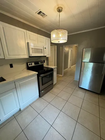 $2,295 | 717 South B Street, Unit 715, Lake Worth Beach, FL 33460