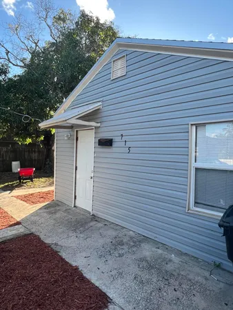 $2,295 | 717 South B Street, Unit 715, Lake Worth Beach, FL 33460