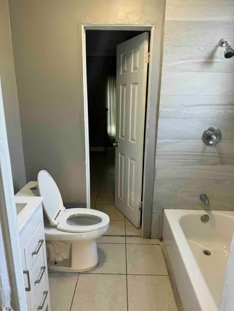$2,295 | 717 South B Street, Unit 715, Lake Worth Beach, FL 33460