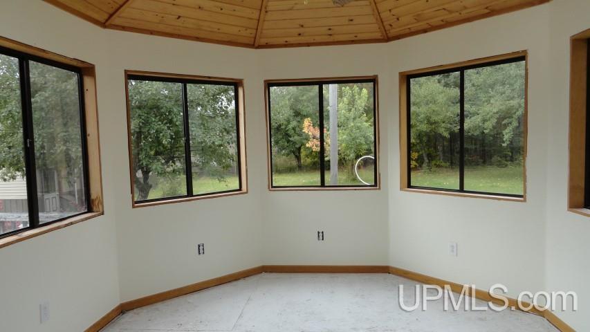 N7755 Carmody Road Munising, MI 49862 - Photo 7 of 25 Gallery Image 7