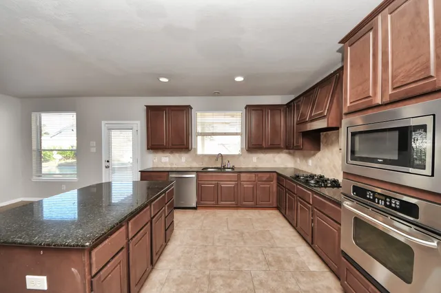 $3,500 | 18330 Enchanted Rock Trail, Humble, TX 77346