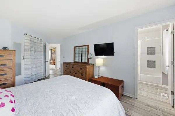 $389,900 | 492 Victoria Lane, Wood Dale, IL 60191