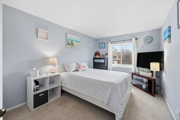 $389,900 | 492 Victoria Lane, Wood Dale, IL 60191