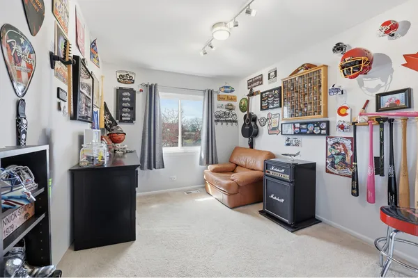 $389,900 | 492 Victoria Lane, Wood Dale, IL 60191