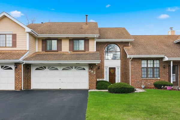 $389,900 | 492 Victoria Lane, Wood Dale, IL 60191