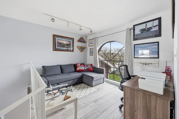 $389,900 | 492 Victoria Lane, Wood Dale, IL 60191