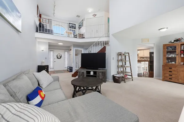 $389,900 | 492 Victoria Lane, Wood Dale, IL 60191