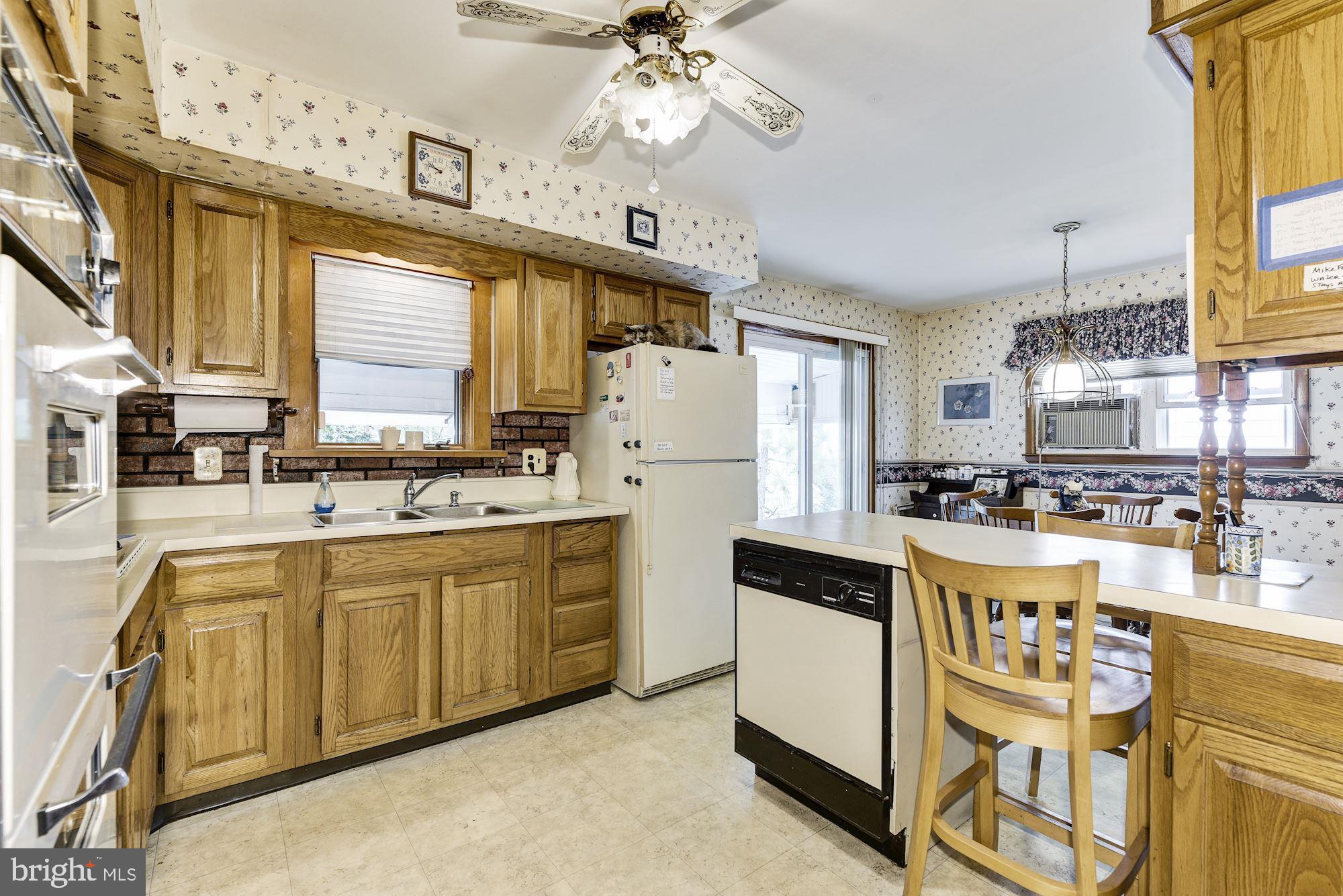 308 Lippincott Avenue Riverside, NJ 08075 - Photo 4 of 28