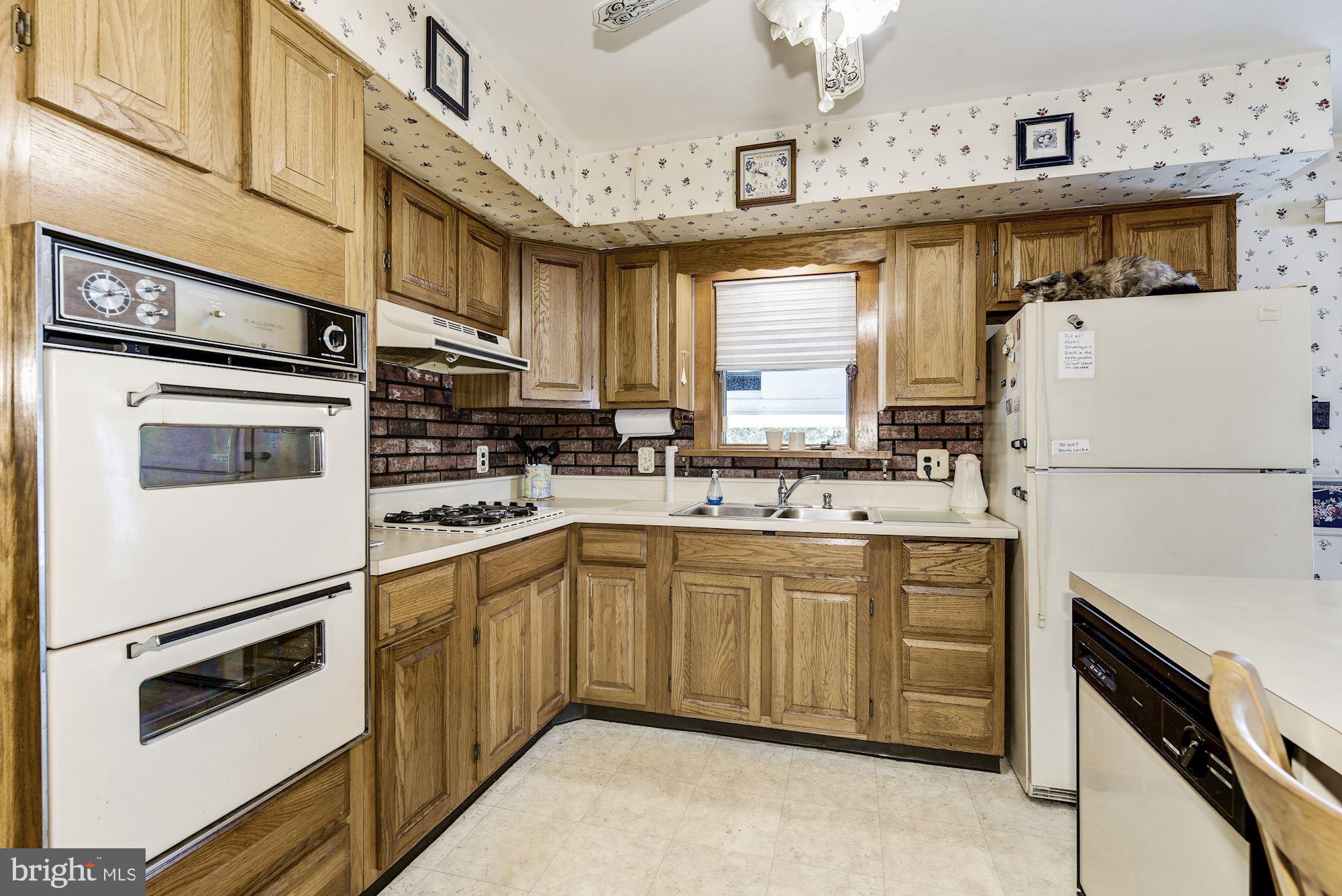 308 Lippincott Avenue Riverside, NJ 08075 - Photo 7 of 28