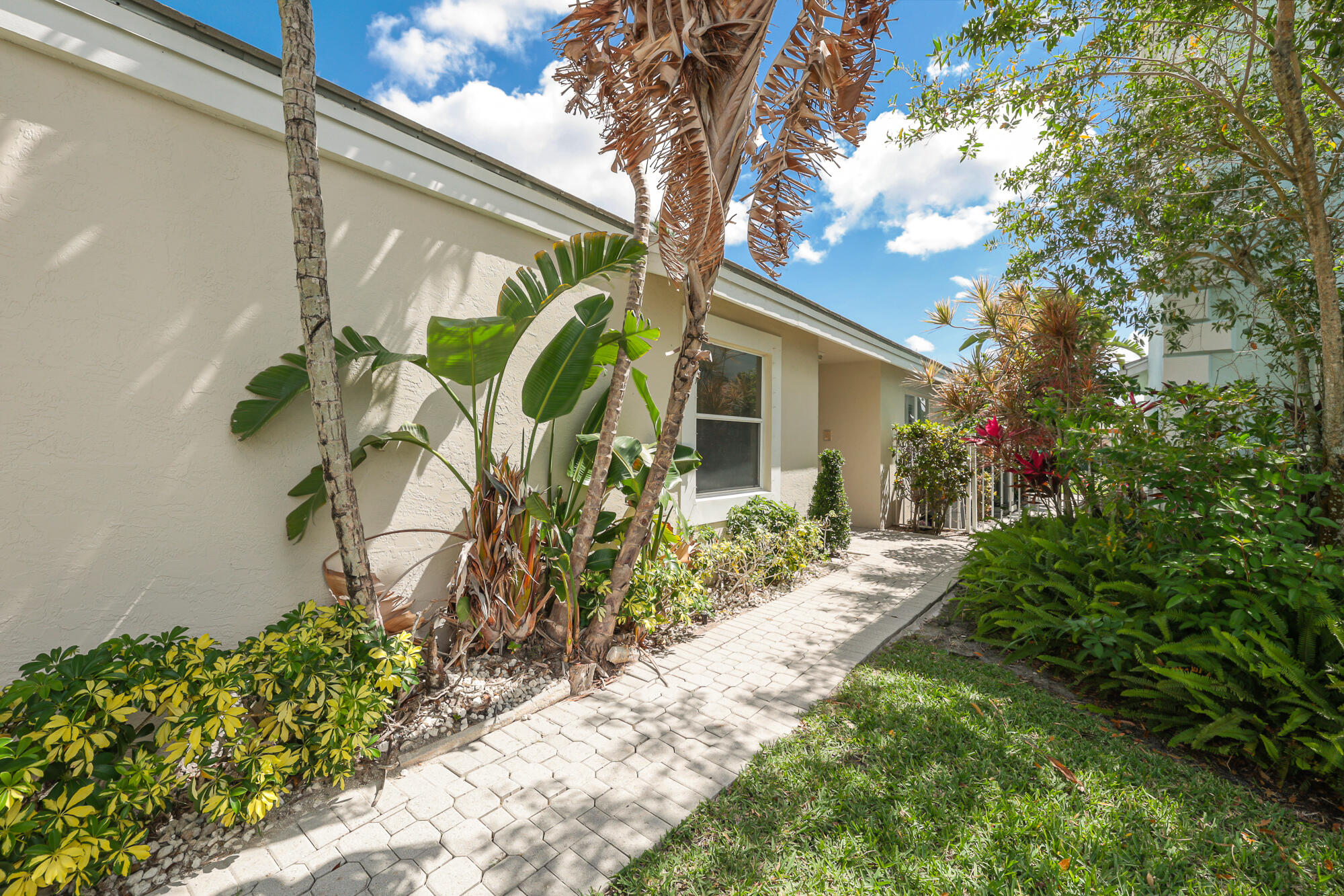 7873 Travelers Tree Drive Boca Raton, FL 33433 - Photo 25 of 55 Walkway to your New Home