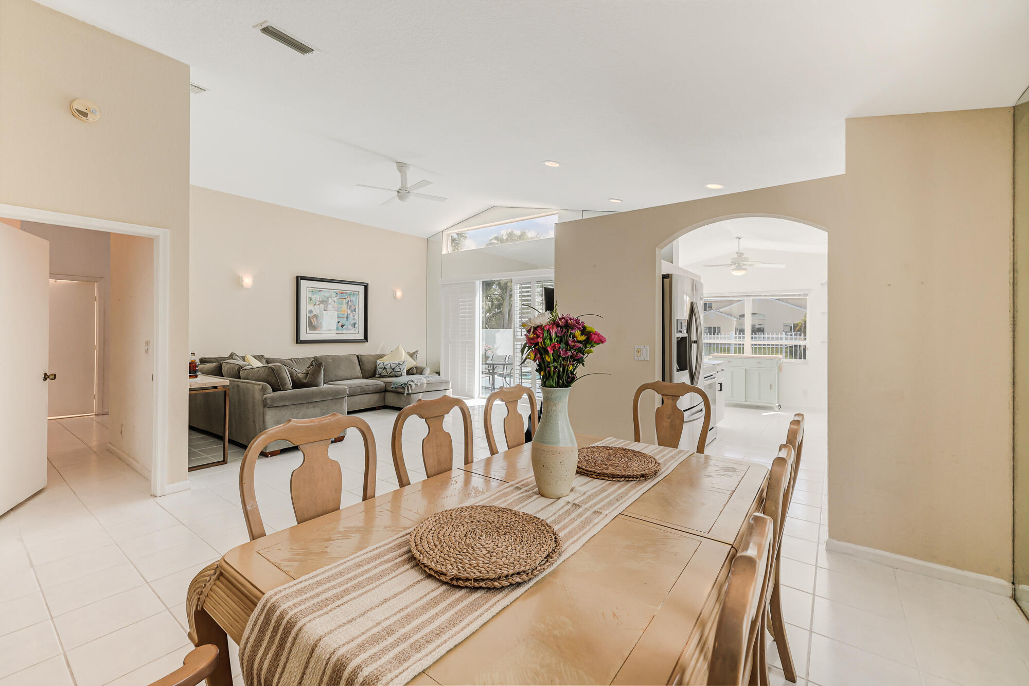 7873 Travelers Tree Drive Boca Raton, FL 33433 - Photo 5 of 55 Table for 8