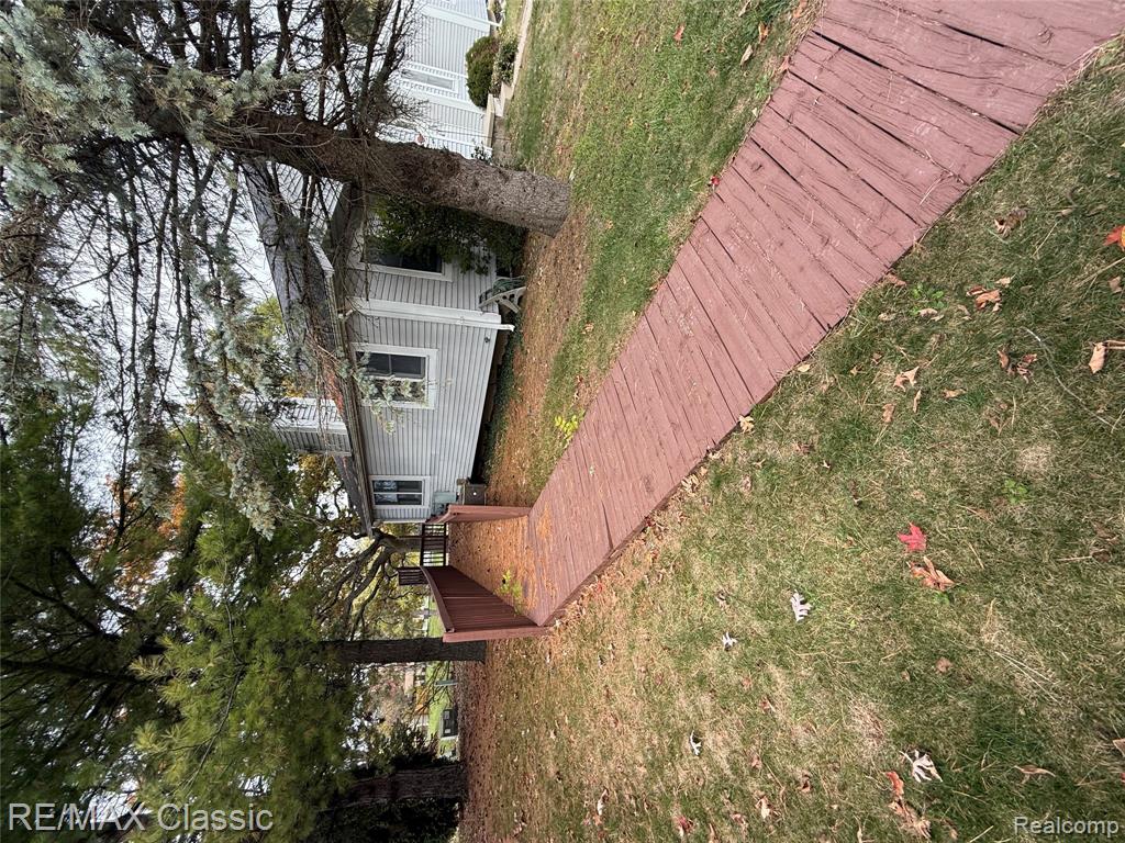 2193 North Milford Road Highland, MI 48357 - Photo 3 of 14