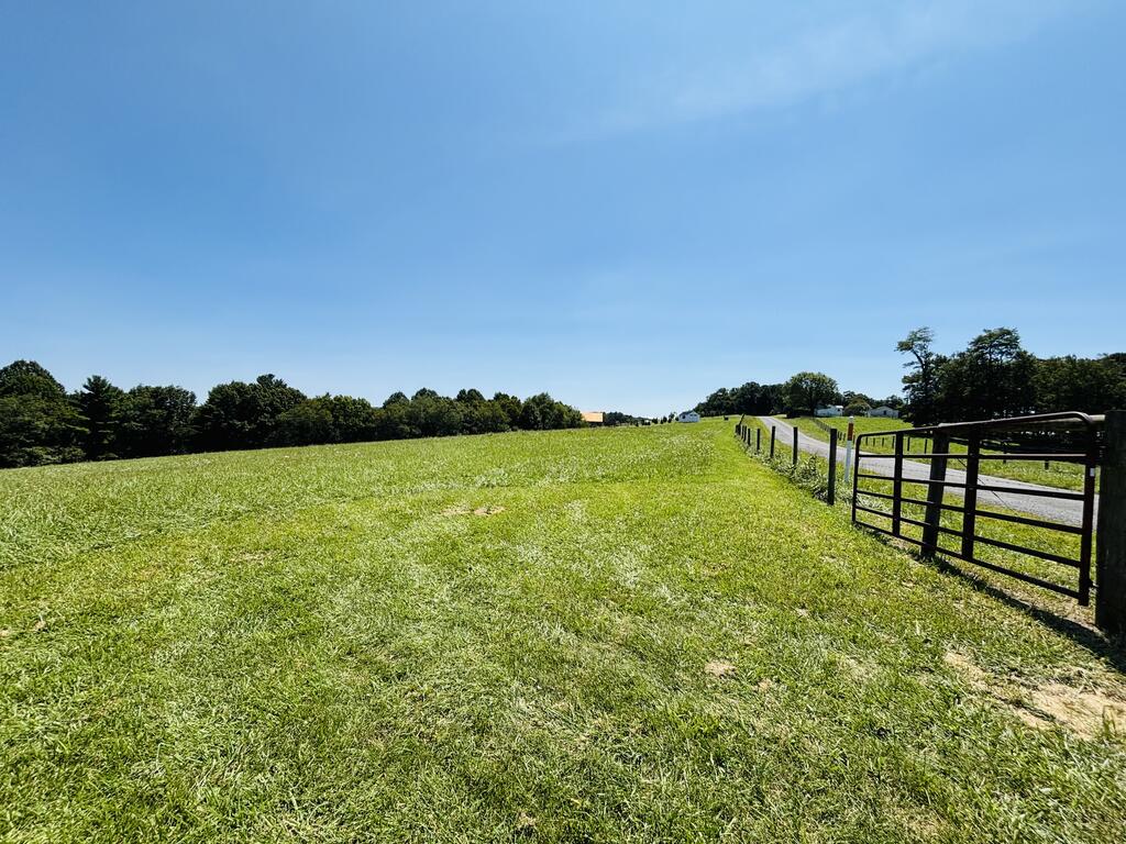 927 Kinzer Road, Unit 31F Hillsville, VA 24343 - Photo 33 of 34 Gallery Image 33
