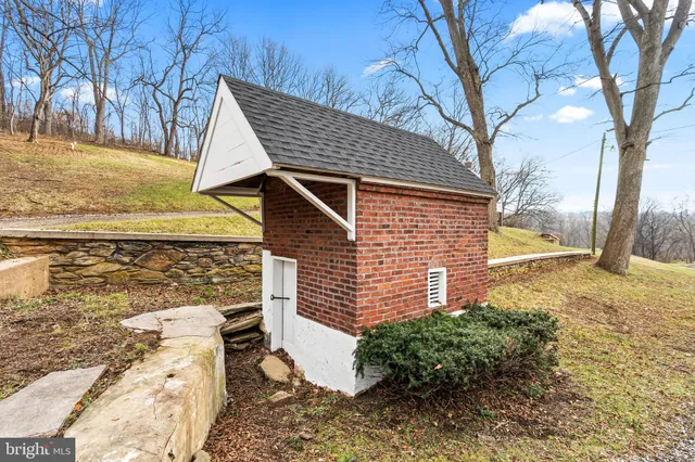 $550,000 | 9025 Myersville Road, Myersville, MD 21773