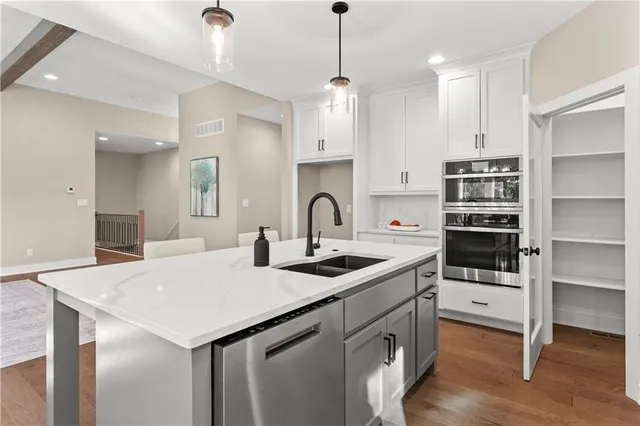 $499,763 | 303 Southwest 17th Street, Oak Grove, MO 64075