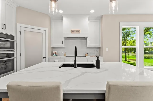 $499,763 | 303 Southwest 17th Street, Oak Grove, MO 64075