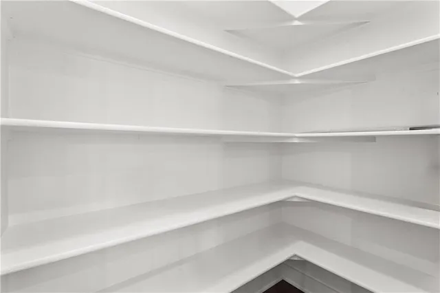 $499,763 | 303 Southwest 17th Street, Oak Grove, MO 64075