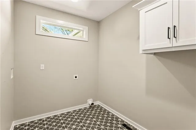 $499,763 | 303 Southwest 17th Street, Oak Grove, MO 64075