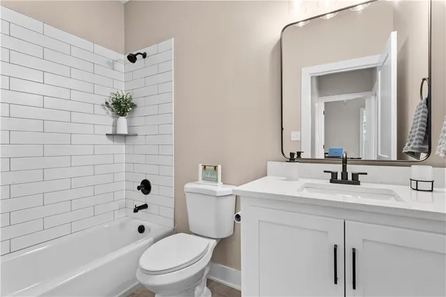 $499,763 | 303 Southwest 17th Street, Oak Grove, MO 64075