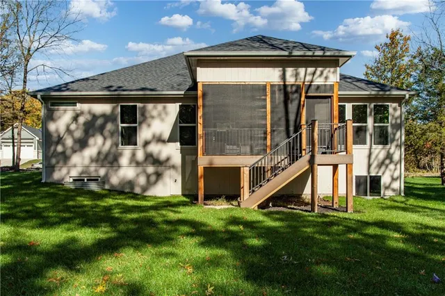 $499,763 | 303 Southwest 17th Street, Oak Grove, MO 64075