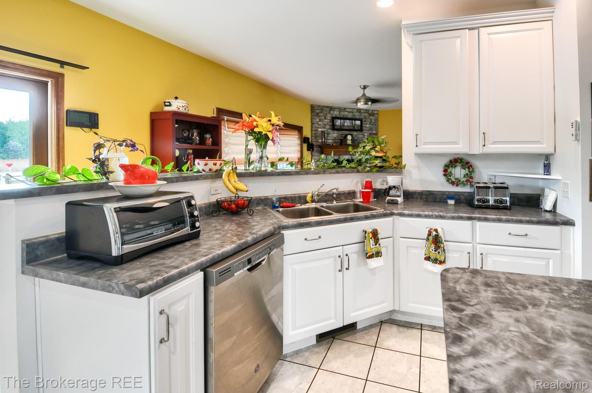 10237 South Reese Road Millington, MI 48746 - Photo 27 of 42 SD3_2090-HDR(5).jpg