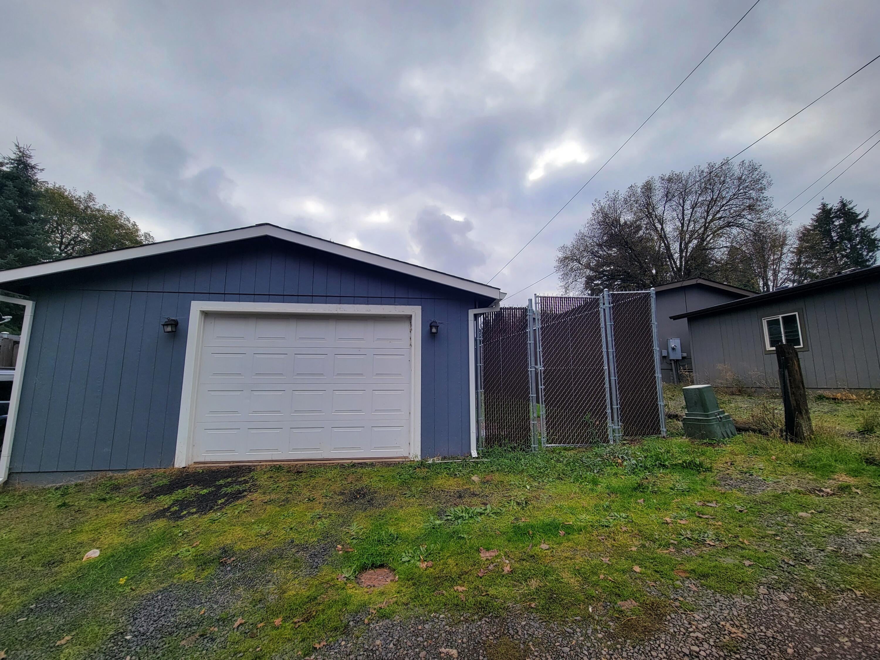 447 Fee Street Butte Falls, OR 97522 - Photo 14 of 16 Garage