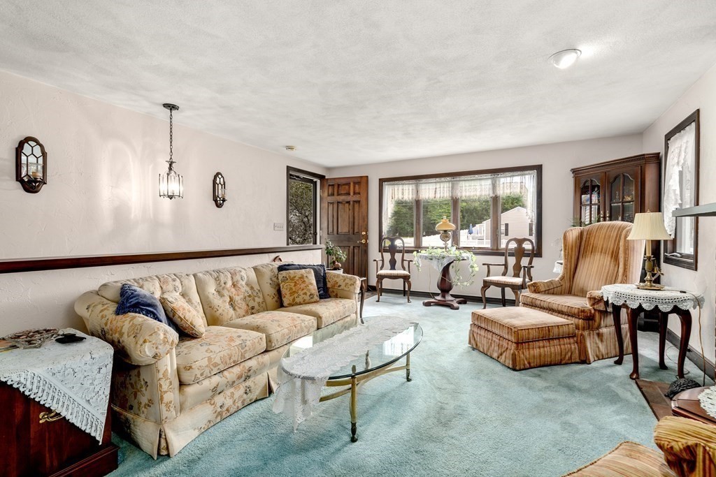 24 Lindor Road North Reading, MA 01864 - Photo 6 of 26 Gallery Image 6