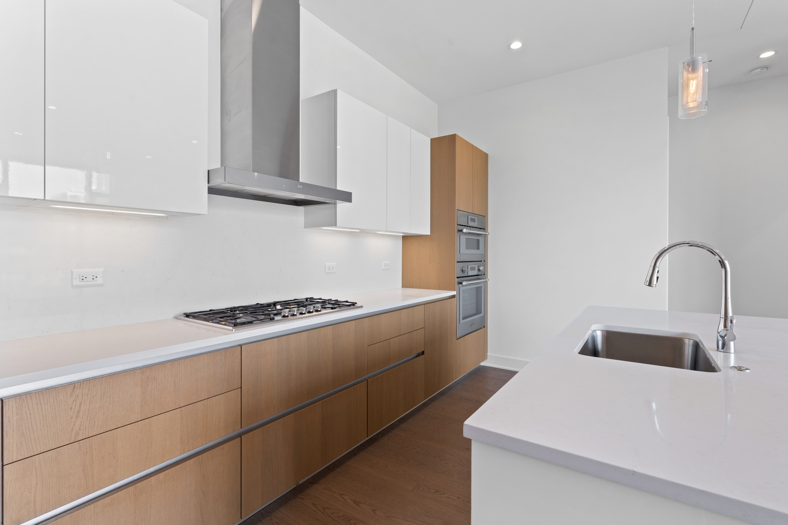 6 North Bishop Street, Unit 406 Chicago, IL 60607 - Photo 8 of 34