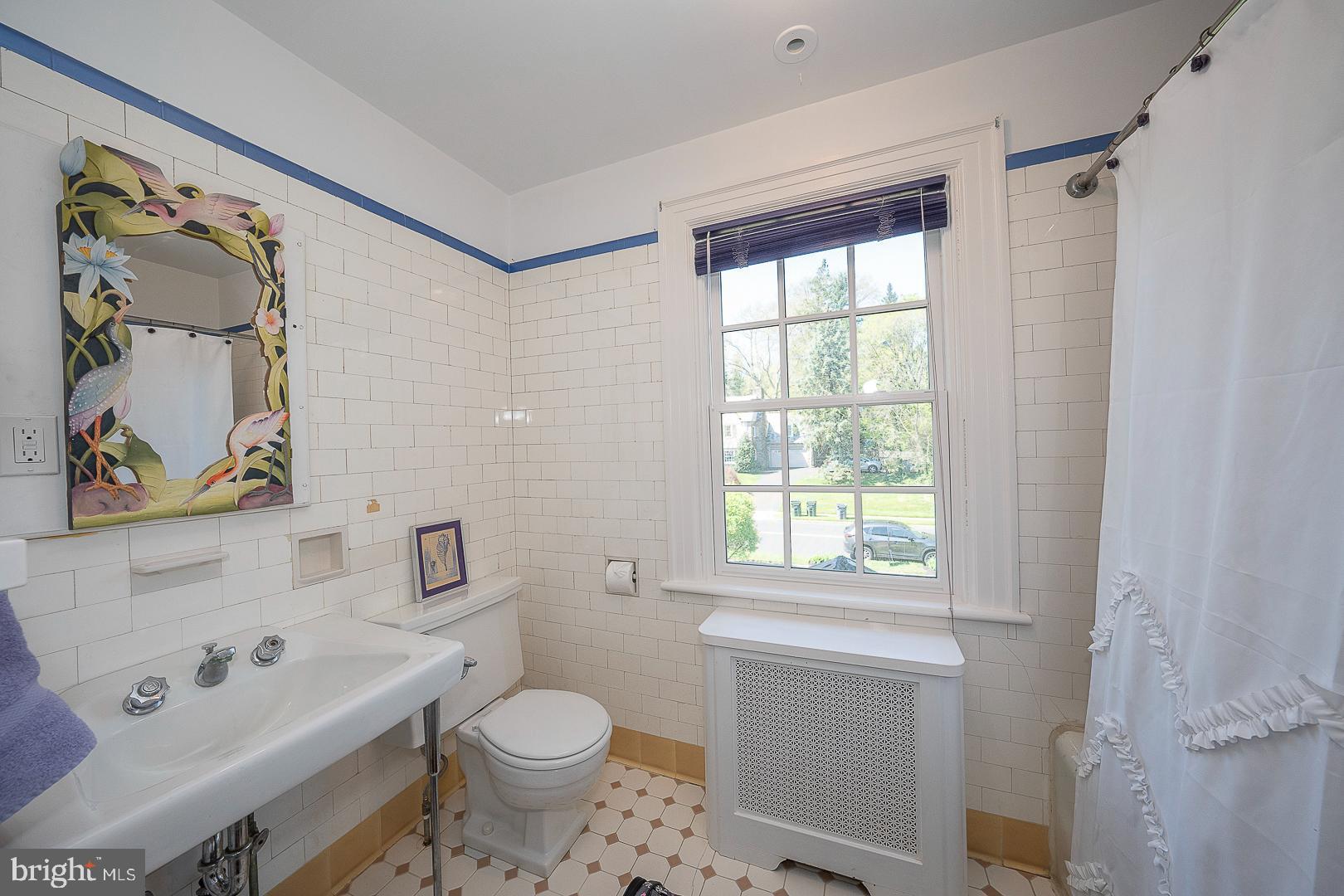 721 Baeder Road Jenkintown, PA 19046 - Photo 43 of 72 2nd floor bathroom
