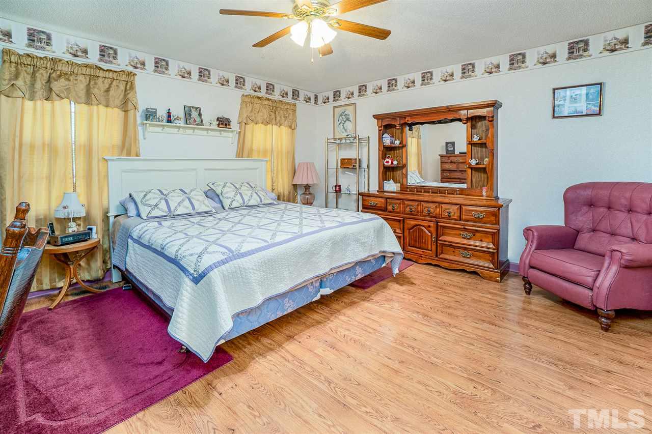 1194 Grady Road Clinton, NC 28328 - Photo 14 of 29