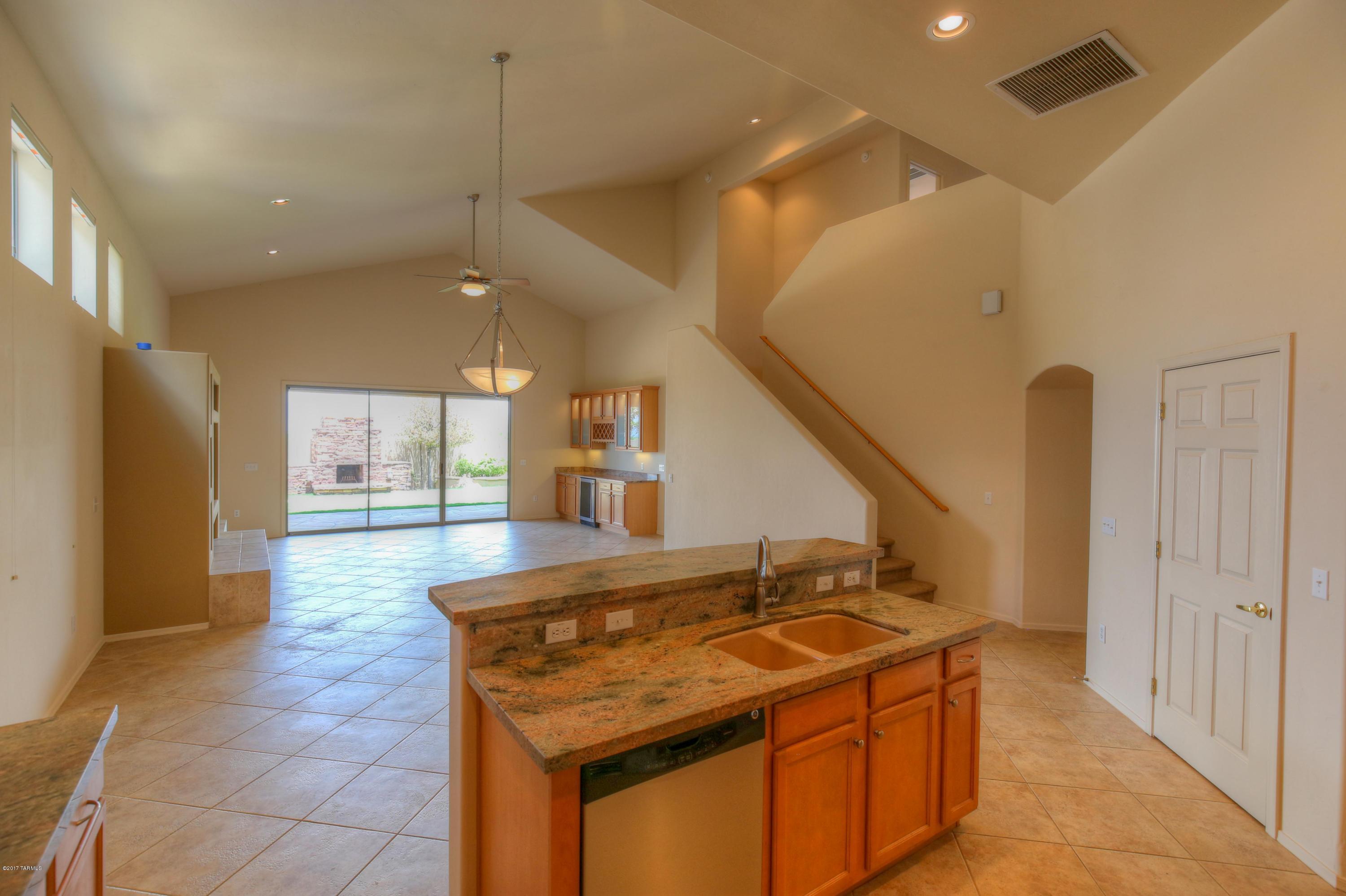 10457 East Rita Ranch Crossing Circle Tucson, AZ 85747 - Photo 5 of 34